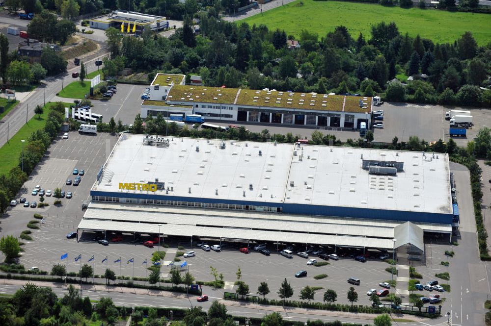 Leipzig - Paunsdorf von oben - Filialen des Großhandelsunternehmens Metro und Fahrzeughersteller MAN Truck & Bus in Leipzig, Sachsen