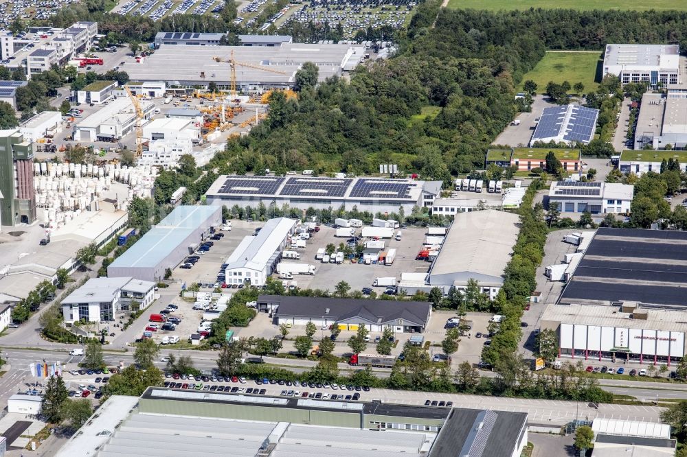 Luftaufnahme Hochbrück - Firmen im Gewerbegebiet Garching-Hochbrück in Hochbrück im Bundesland Bayern, Deutschland