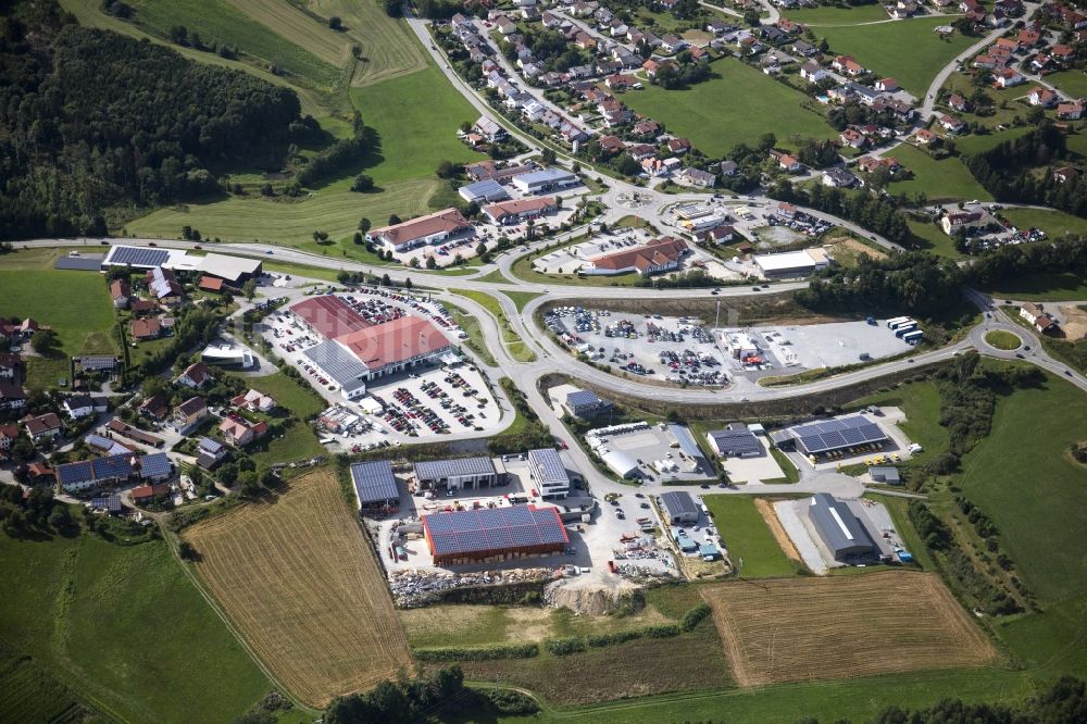 Luftbild Leoprechting - Firmenansiedlung am Rande von Leoprechting im Bundesland Bayern, Deutschland