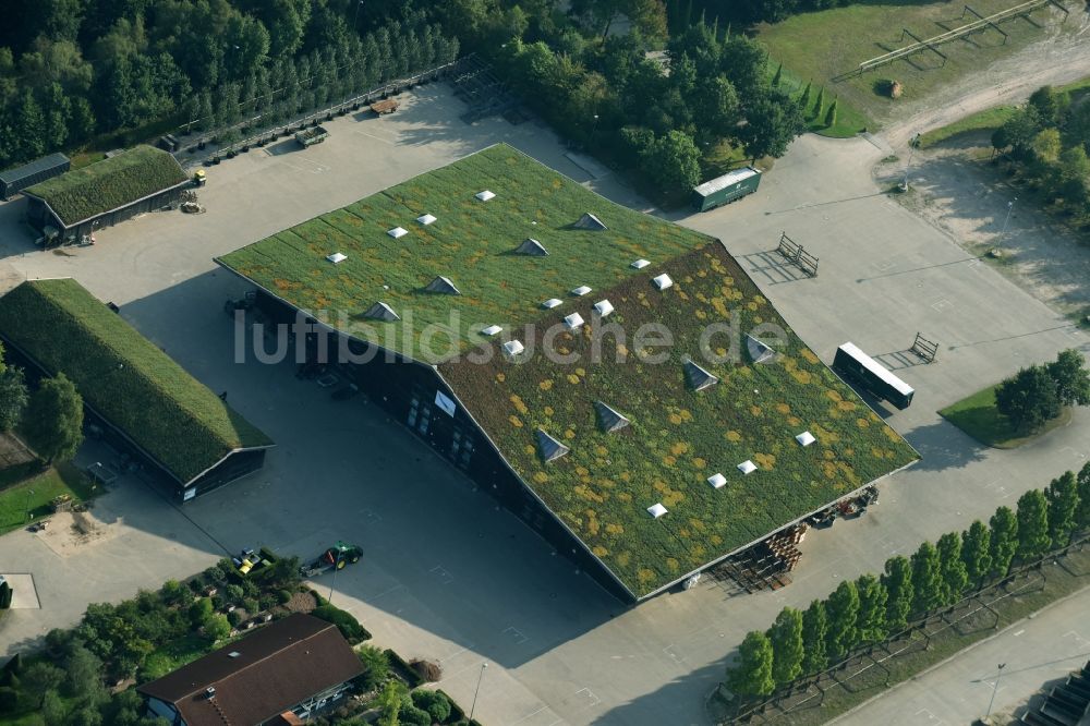 Luftbild Hamburg - Firmengebäude mit Dachbegrünung der Baumschule Lorenz von Ehren im Ortsteil Lürade des Stadtteils Marmstorf im Süden von Hamburg