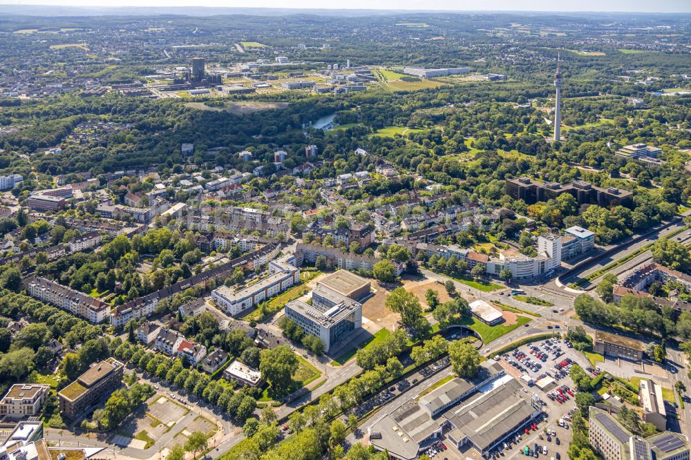 Dortmund von oben - Firmengebäude der Ernst & Young GmbH Wirtschaftsprüfungsgesellschaft in Dortmund im Bundesland Nordrhein-Westfalen, Deutschland