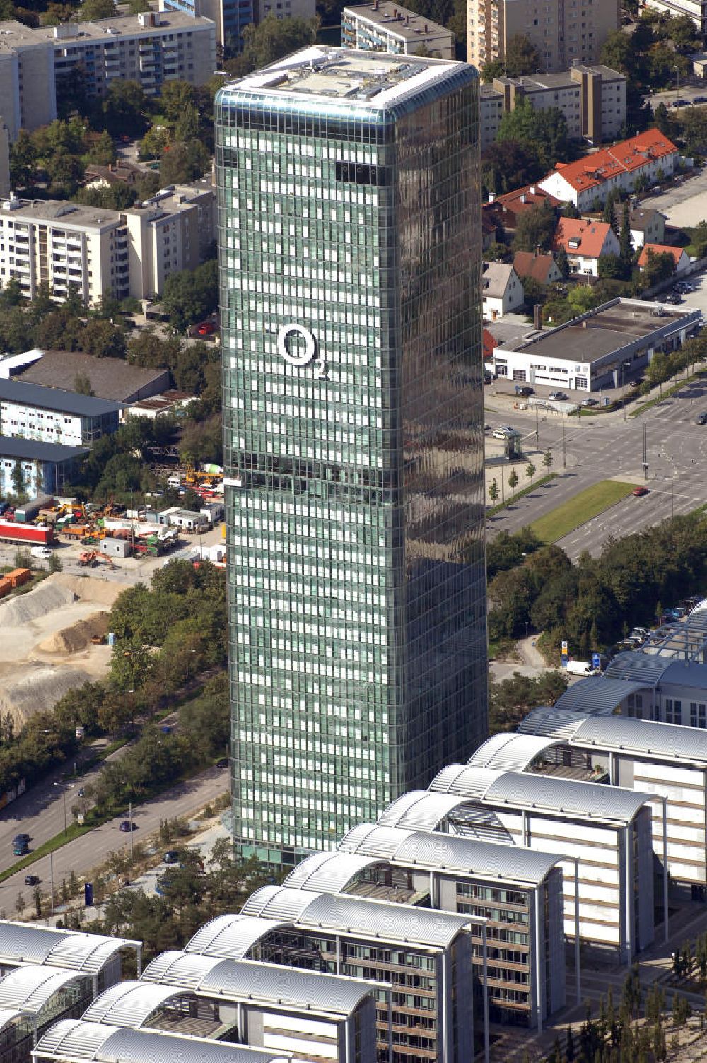 Luftaufnahme München - Firmengebäude von O2 Germany in München