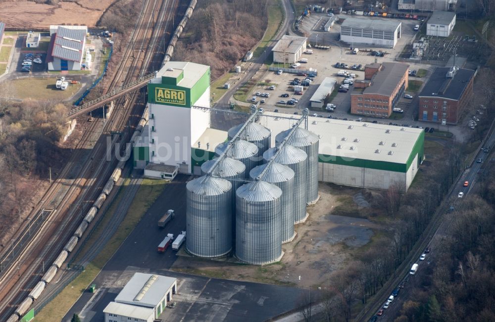 Heidenau von oben - Firmengelände Agro Terminal in Heidenau im Bundesland Sachsen