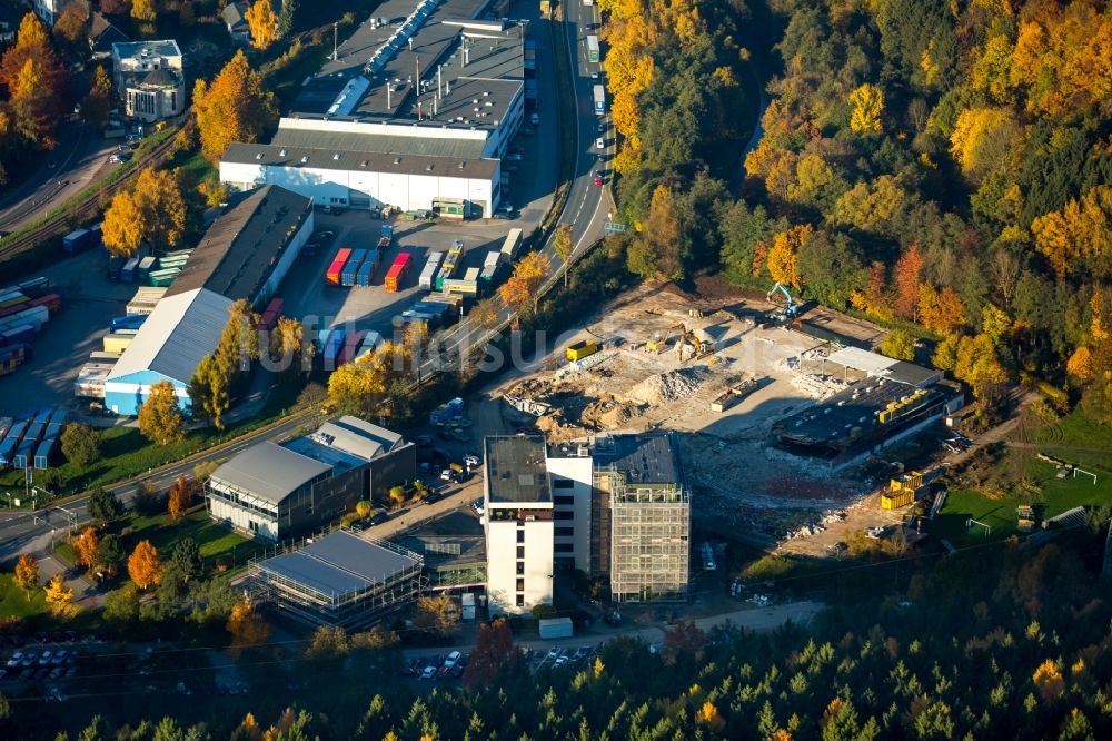 Attendorn aus der Vogelperspektive: Firmengelände des Automobilzulieferers Mubea an der Schlachtwiese in Attendorn im Bundesland Nordrhein-Westfalen