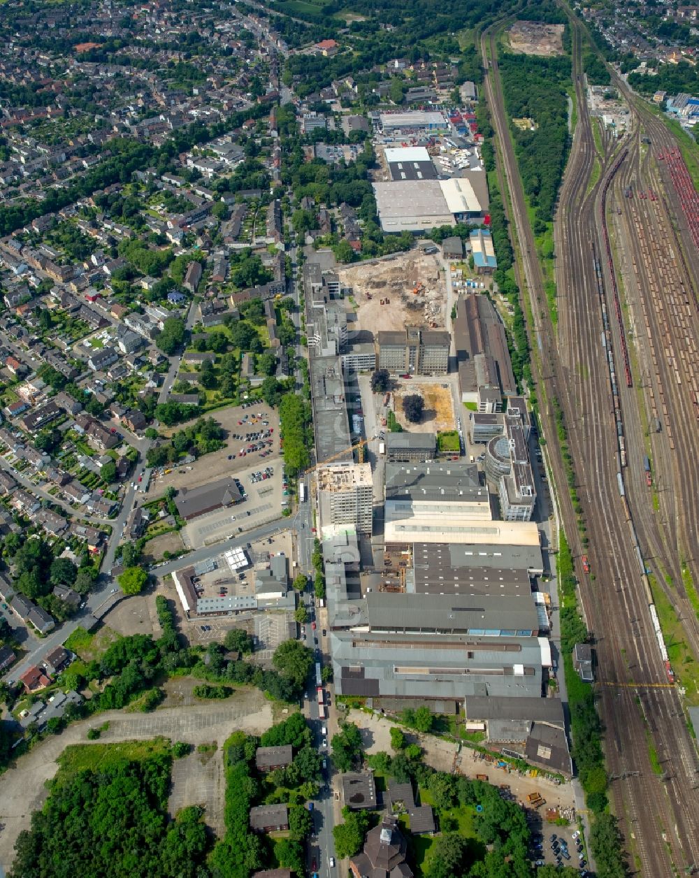 Oberhausen von oben - Firmengelände der BABCOCK Fertigungszentrum GmbH in Oberhausen im Bundesland Nordrhein-Westfalen