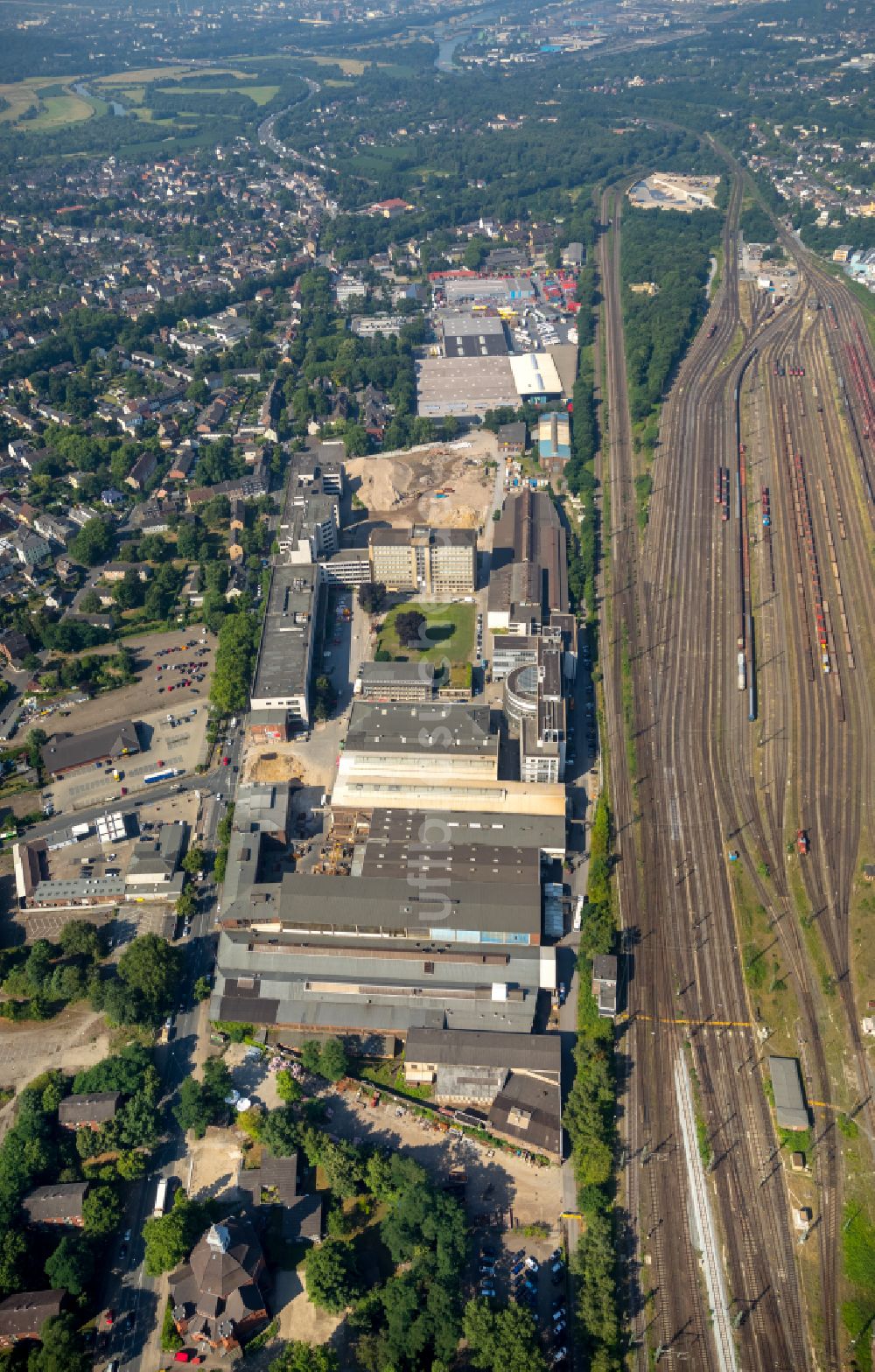 Oberhausen von oben - Firmengelände der BABCOCK Fertigungszentrum GmbH in Oberhausen im Bundesland Nordrhein-Westfalen