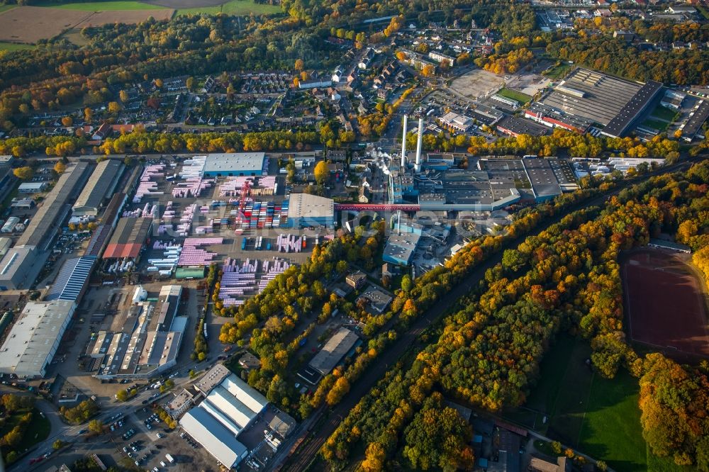 Gladbeck aus der Vogelperspektive: Firmengelände der DEUTSCHE ROCKWOOL Mineralwoll GmbH & Co. OHG im Südwesten des herbstlichen Gladbeck im Bundesland Nordrhein-Westfalen