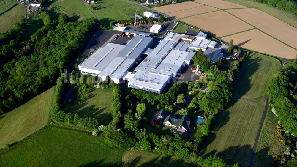 Luftbild Neustadt (Wied) - Firmengelände der Firma Walter Th. Hennecke GmbH in Neustadt (Wied) im Bundesland Rheinland-Pfalz, Deutschland