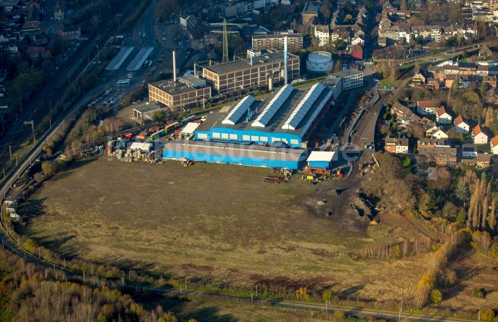 Oberhausen von oben - Firmengelände der Gutehoffnungshütte Radsatz GmbH im herbstlichen Stadtteil Sterkrade in Oberhausen im Bundesland Nordrhein-Westfalen