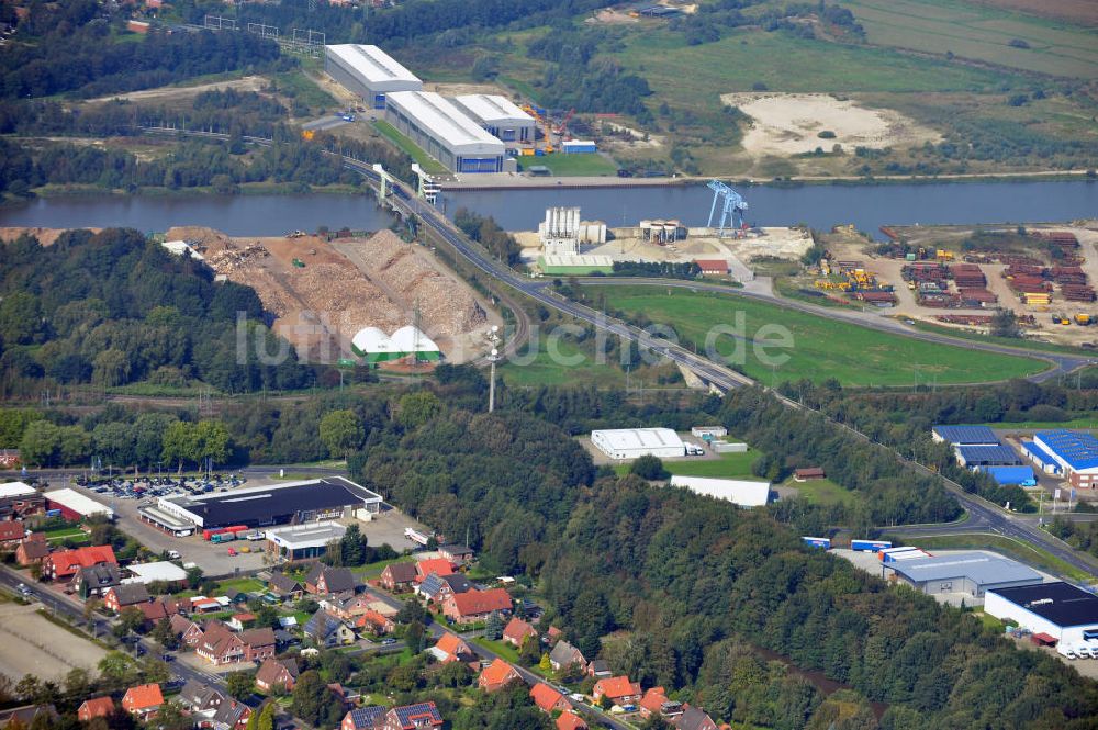 Luftaufnahme Papenburg / Niedersachsen - Firmengelände der Hermann Bunte GmbH & Co. KG im Gewerbegebiet an der Bahnhofstraße in Papenburg / Niedersachsen