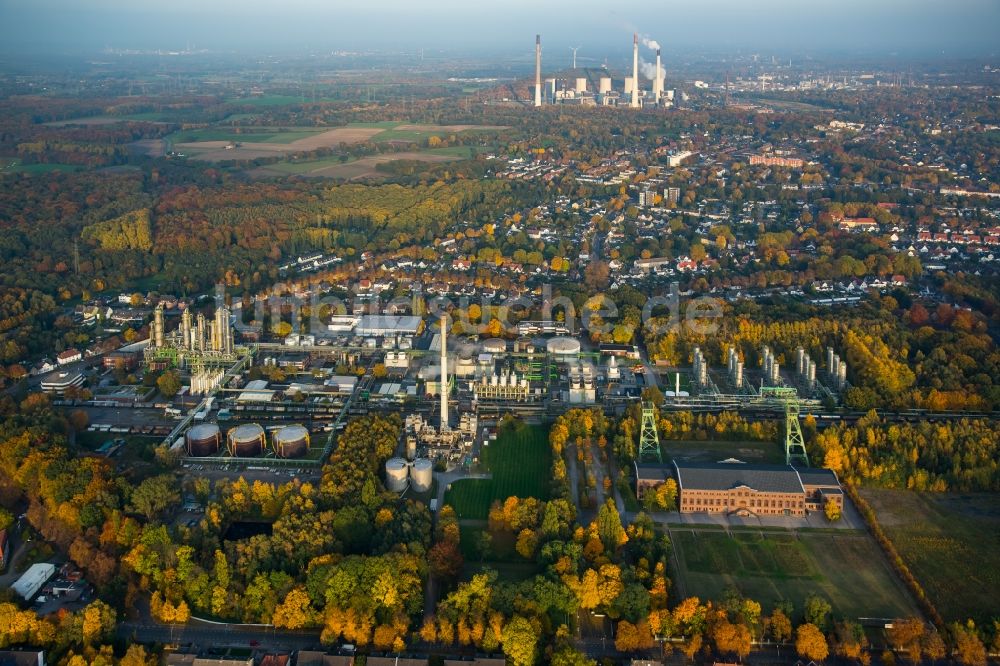 Gladbeck von oben - Firmengelände des INEOS Phenol Werk im Norden des herbstlichen Gladbeck im Bundesland Nordrhein-Westfalen