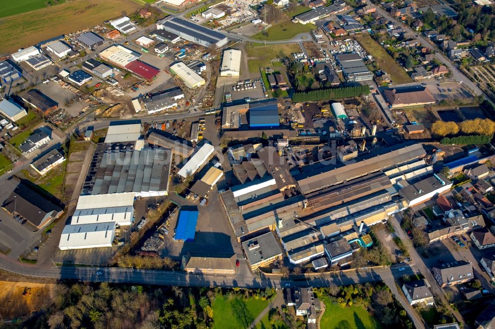 Isselburg von oben - Firmengelände der Isselguß GmbH für Gießereierzeugnisse und Industriegebiet im Norden von Isselburg im Bundesland Nordrhein-Westfalen