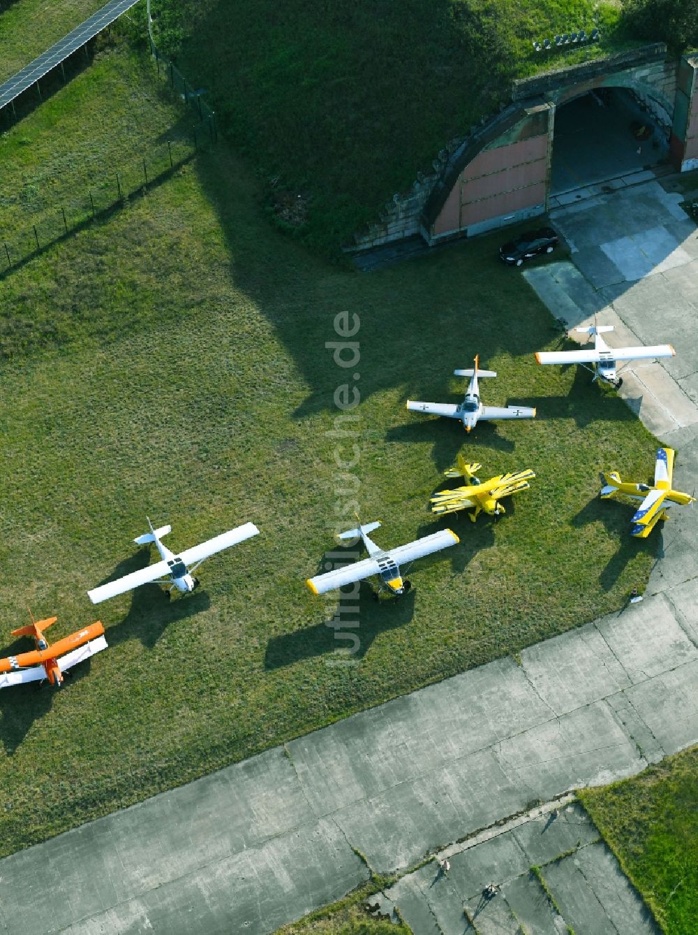 Eberswalde aus der Vogelperspektive: Firmengelände der KAPI electronics GmbH Am Flugplatz im Ortsteil Finow in Eberswalde im Bundesland Brandenburg, Deutschland