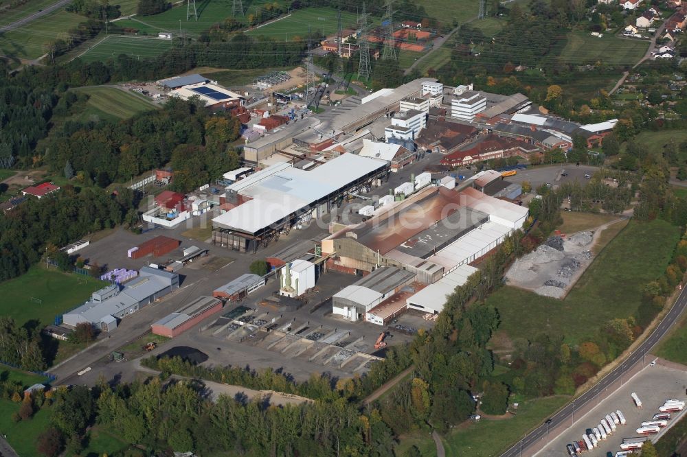 Luftaufnahme Laufenburg - Firmengelände des Metallverarbeitungsunternehmens H.C. Starck, Smelting GmbH & Co. KG, Werk Rhina, in Laufenburg im Bundesland Baden-Württemberg, Deutschland