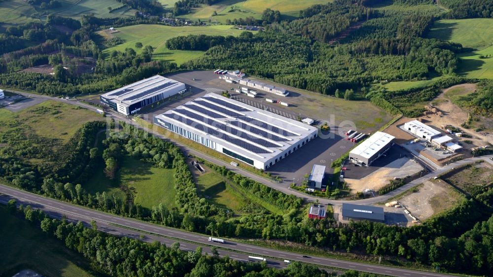 Luftaufnahme Reichshof - Firmengelände der Münker Metallprofile GmbH in Reichshof im Bundesland Nordrhein-Westfalen, Deutschland