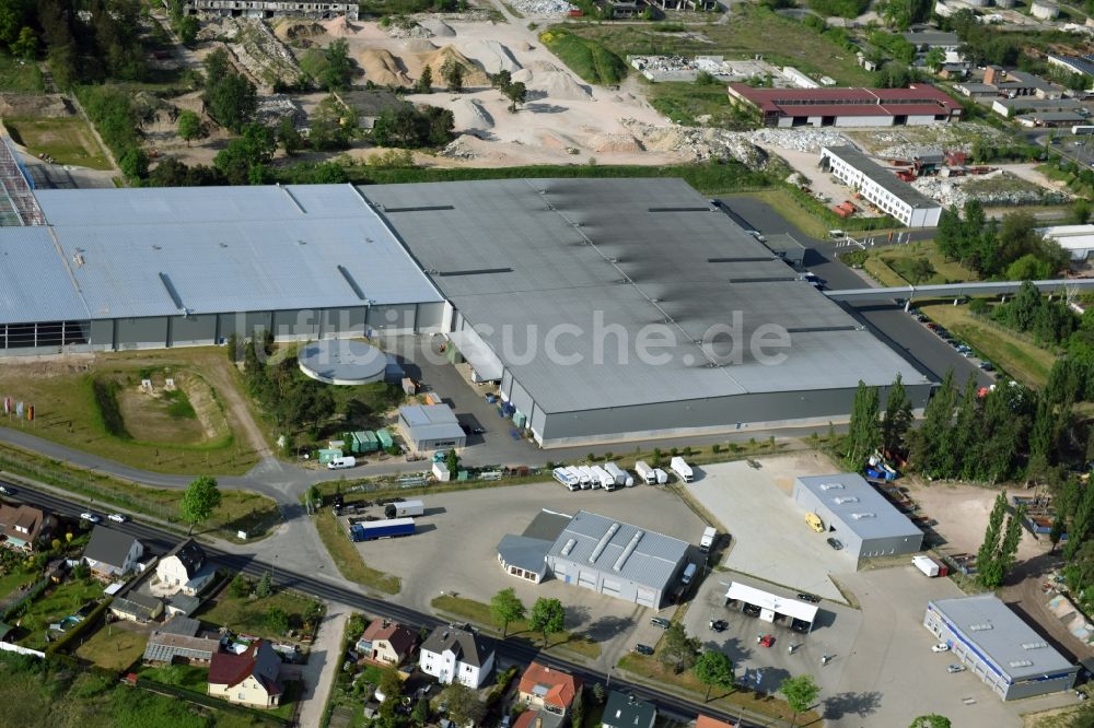 Fürstenwalde/Spree von oben - Firmengelände R F L Reifen-Felgen-Logistik Speditions- und Lager GmbH in Fürstenwalde/Spree im Bundesland Brandenburg