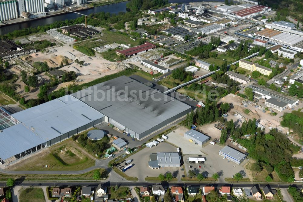 Fürstenwalde/Spree aus der Vogelperspektive: Firmengelände R F L Reifen-Felgen-Logistik Speditions- und Lager GmbH in Fürstenwalde/Spree im Bundesland Brandenburg