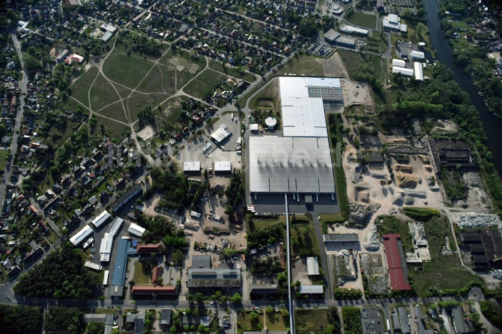 Fürstenwalde/Spree aus der Vogelperspektive: Firmengelände R F L Reifen-Felgen-Logistik Speditions- und Lager GmbH in Fürstenwalde/Spree im Bundesland Brandenburg