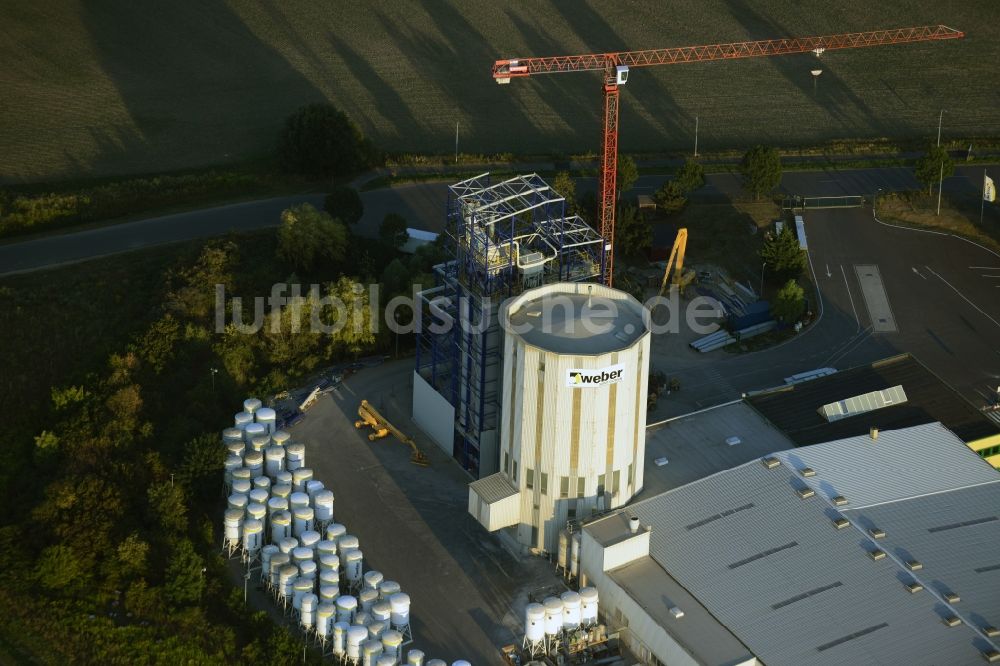 Rüdersdorf bei Berlin von oben - Firmengelände der Saint-Gobain Weber GmbH in Rüdersdorf bei Berlin im Bundesland Brandenburg