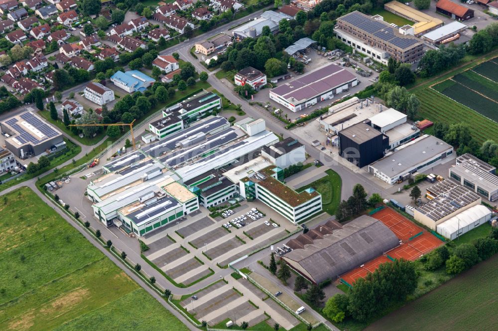 Luftbild Weingarten - Firmengelände der TOX PRESSOTECHNIK GmbH & Co. KG neben der Tennishalle Weingarten Tennisschule Seifferer in Weingarten im Bundesland Baden-Württemberg, Deutschland