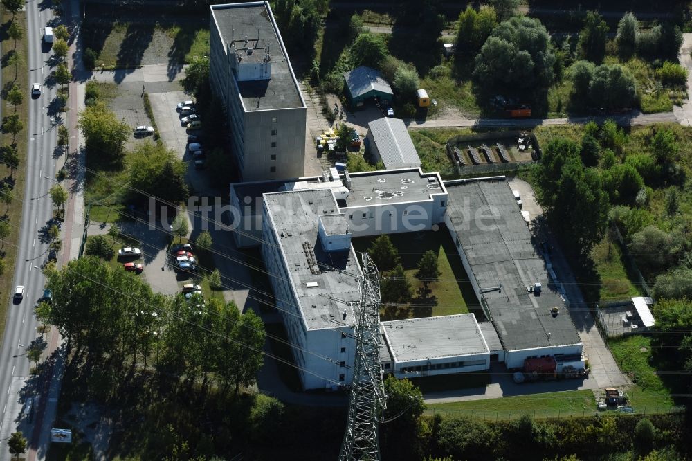 Luftaufnahme Berlin - Firmengelände der Wahl ElektroTechnik GmbH an der Bitterfelder Straße im Bezirk Marzahn-Hellersdorf in Berlin