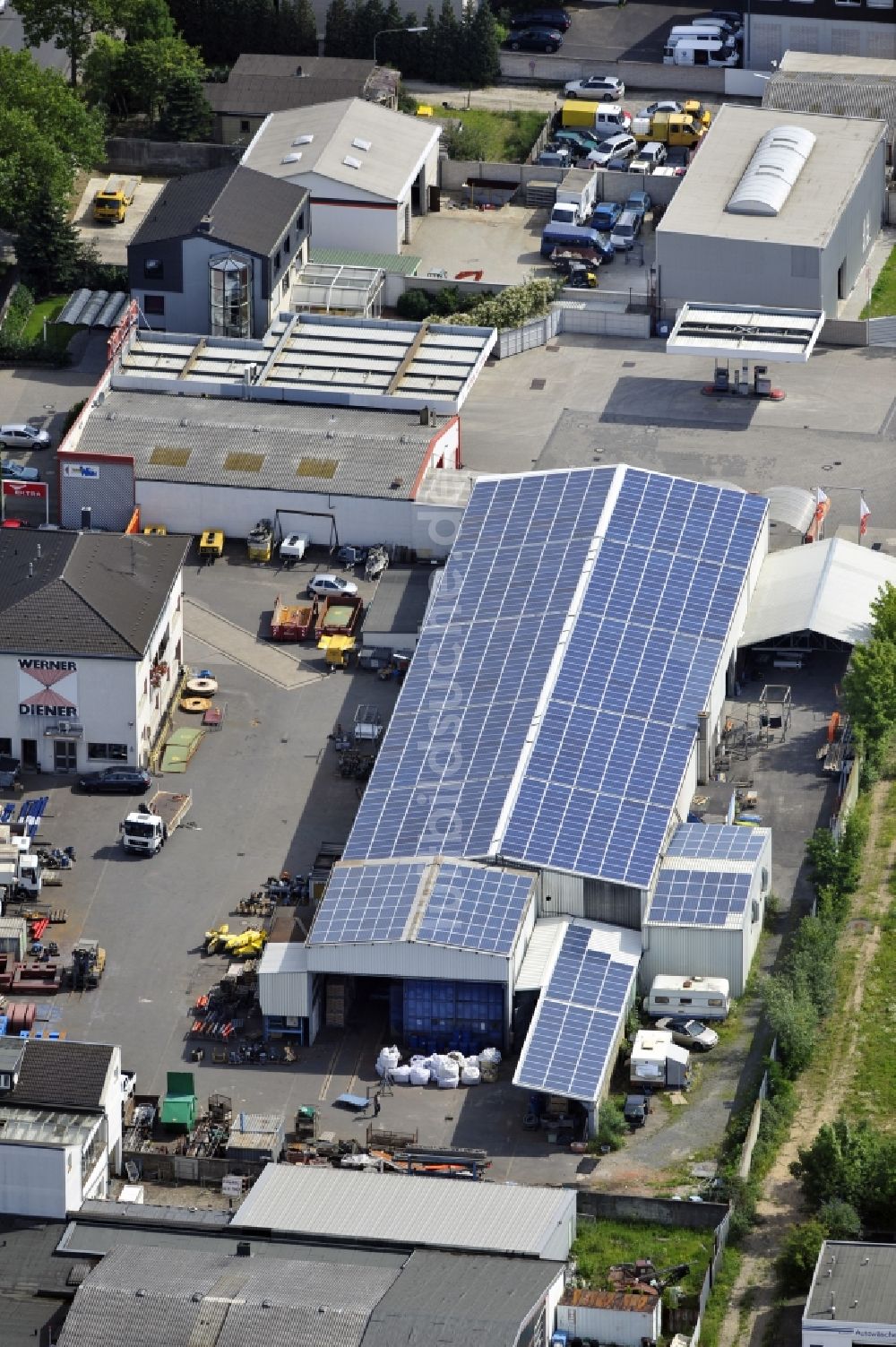 Köln aus der Vogelperspektive: Firmensitz der Werner Diener GmbH & Co. Industrieanstrich KG in Köln im Bundesland Nordrhein-Westfalen