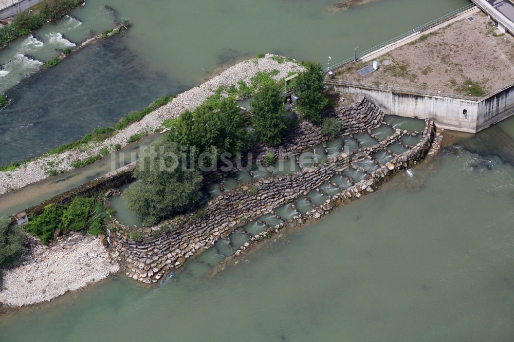 Rheinfelden (Baden) aus der Vogelperspektive: Fischaufstieg und Fischtreppe am Ufer des Rhein in Rheinfelden (Baden) im Bundesland Baden-Württemberg