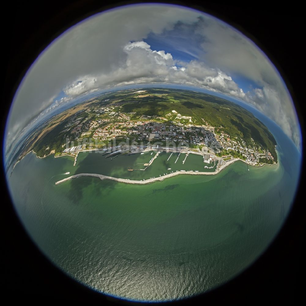 Luftaufnahme Sassnitz - Fischaugenlinsenaufnahme des Ufers der Ostsee in Sassnitz auf der Insel Rügen in Mecklenburg-Vorpommern