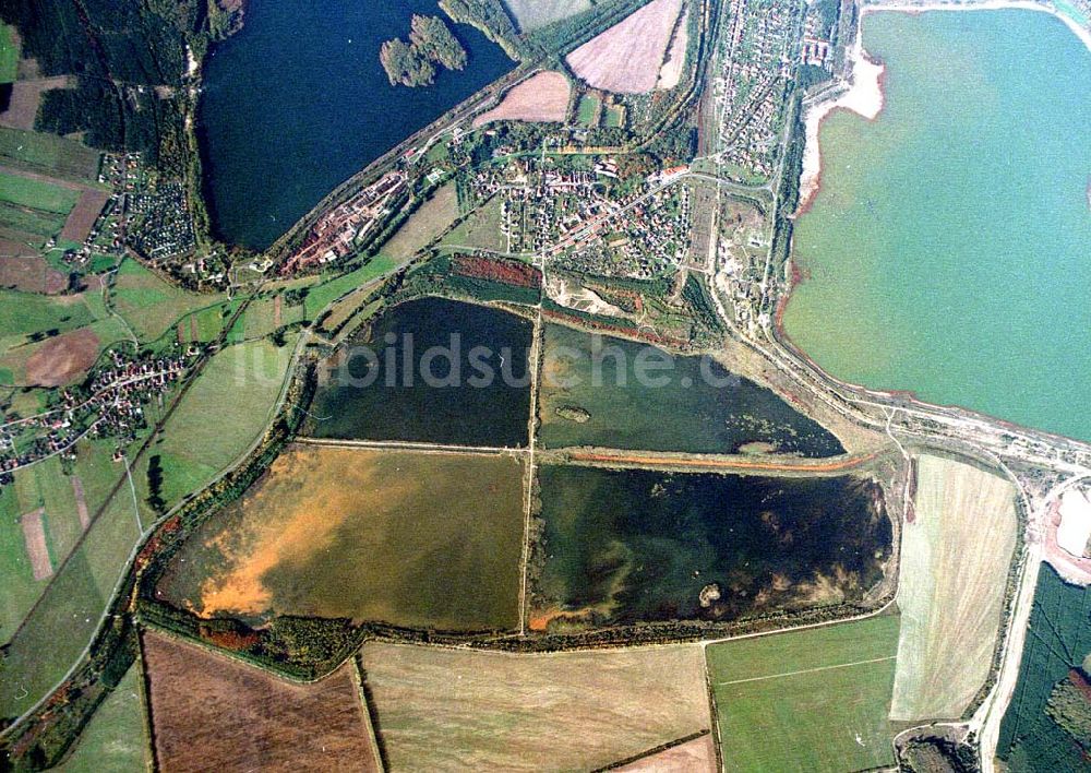 Lohsa / Sachsen aus der Vogelperspektive: Fischzuchteichanlagen bei Lohsa / Sachsen.