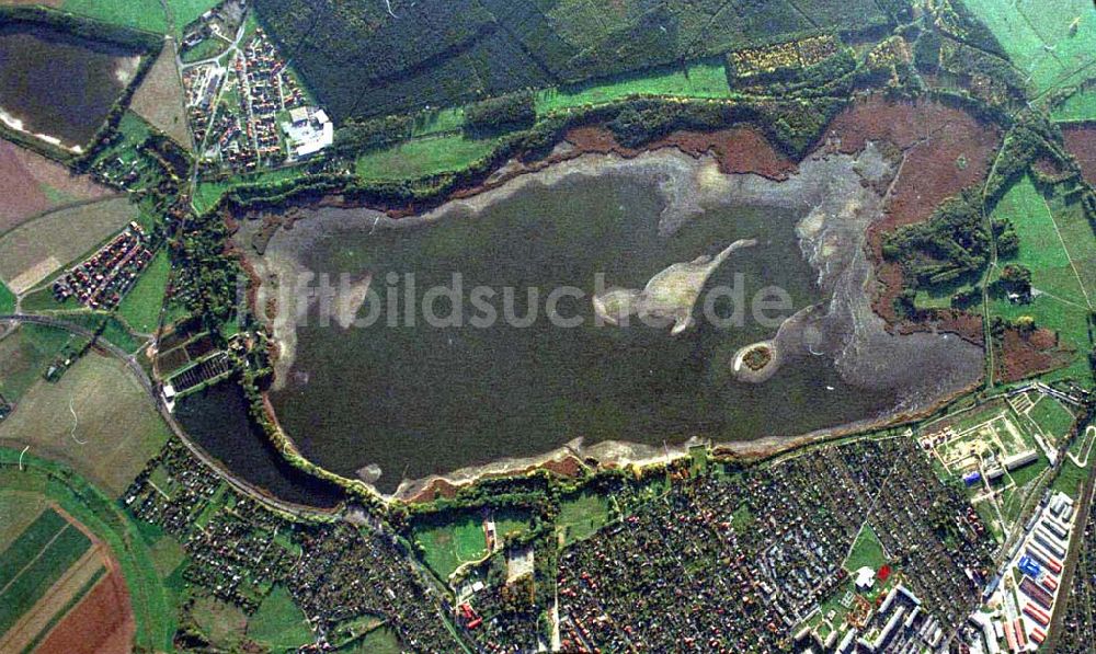 Torgau / Sachsen aus der Vogelperspektive: Fischzuchteichanlagen auf dem Großen Teich in Torgau / Sachsen (Ausschnitt mit 35mm Optik aus 9800 ft MSL).