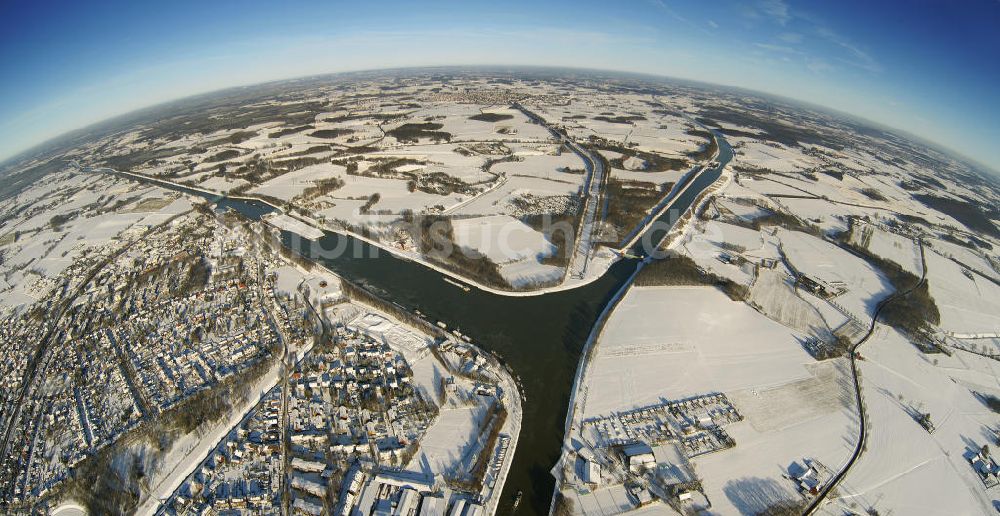 Datteln von oben - Fish eye Blick auf winterlich verschneite und vereiste Mündung vom Wesel-Datteln-Kanal zum Dortmund-Ems-Kanal