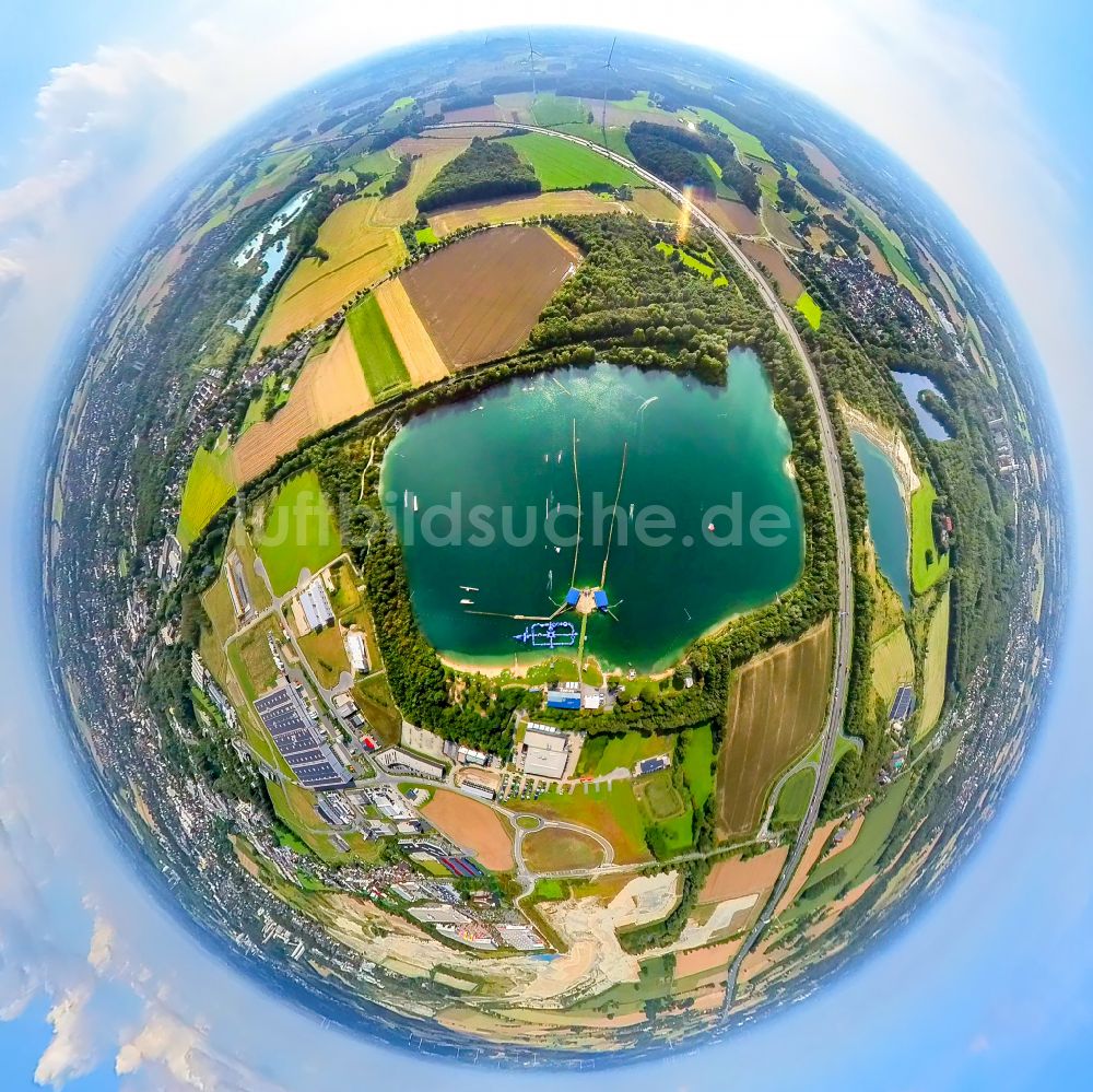 Beckum aus der Vogelperspektive: Fish Eye- Perspektive Freizeitanlage am Tuttenbrocksee in Beckum im Bundesland Nordrhein-Westfalen, Deutschland