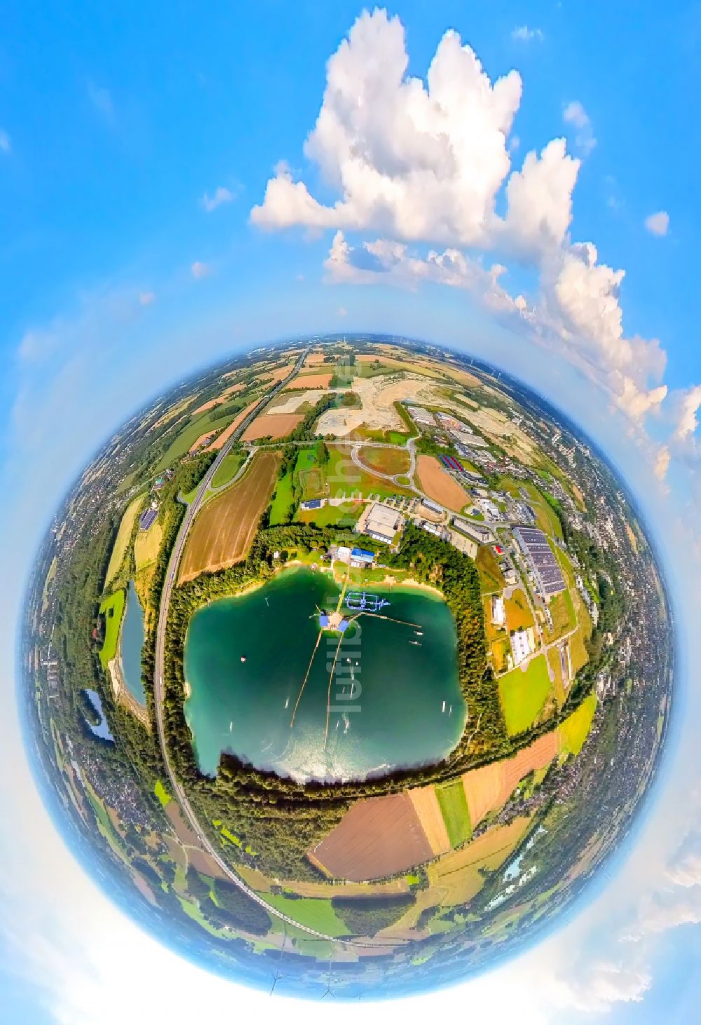 Beckum von oben - Fish Eye- Perspektive Freizeitanlage am Tuttenbrocksee in Beckum im Bundesland Nordrhein-Westfalen, Deutschland