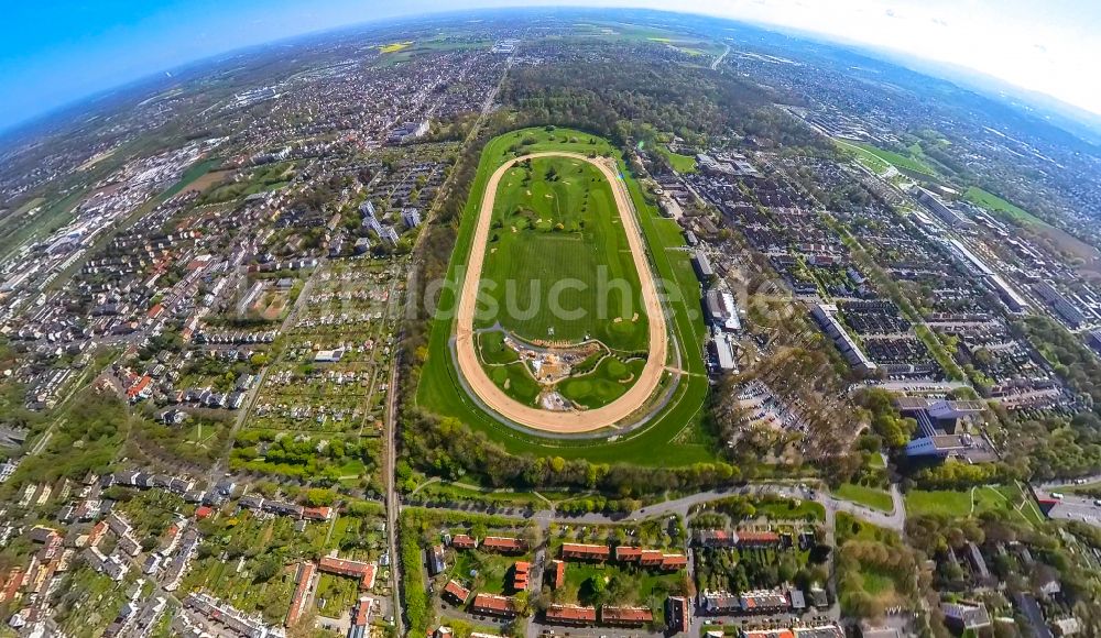 Dortmund von oben - Fish Eye- Perspektive Golfplatz GolfRange Dortmund in Dortmund im Bundesland Nordrhein-Westfalen, Deutschland