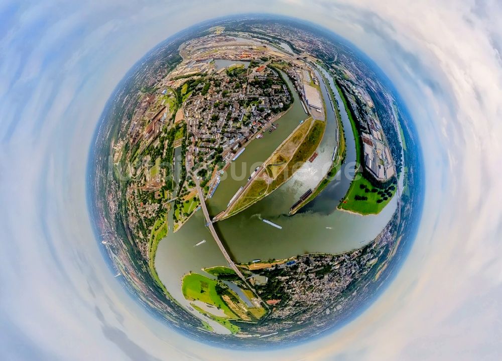 Duisburg von oben - Fish Eye- Perspektive Kaianlagen und Schiffs- Anlegestellen am Hafenbecken des Binnenhafen am Vinckekanal in Duisburg im Bundesland Nordrhein-Westfalen, Deutschland