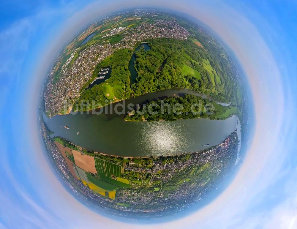Luftaufnahme Niederkassel - Fish Eye- Perspektive Mündung der Sieg in den Rhein bei Niedrigwasser in Niederkassel im Bundesland Nordrhein-Westfalen, Deutschland