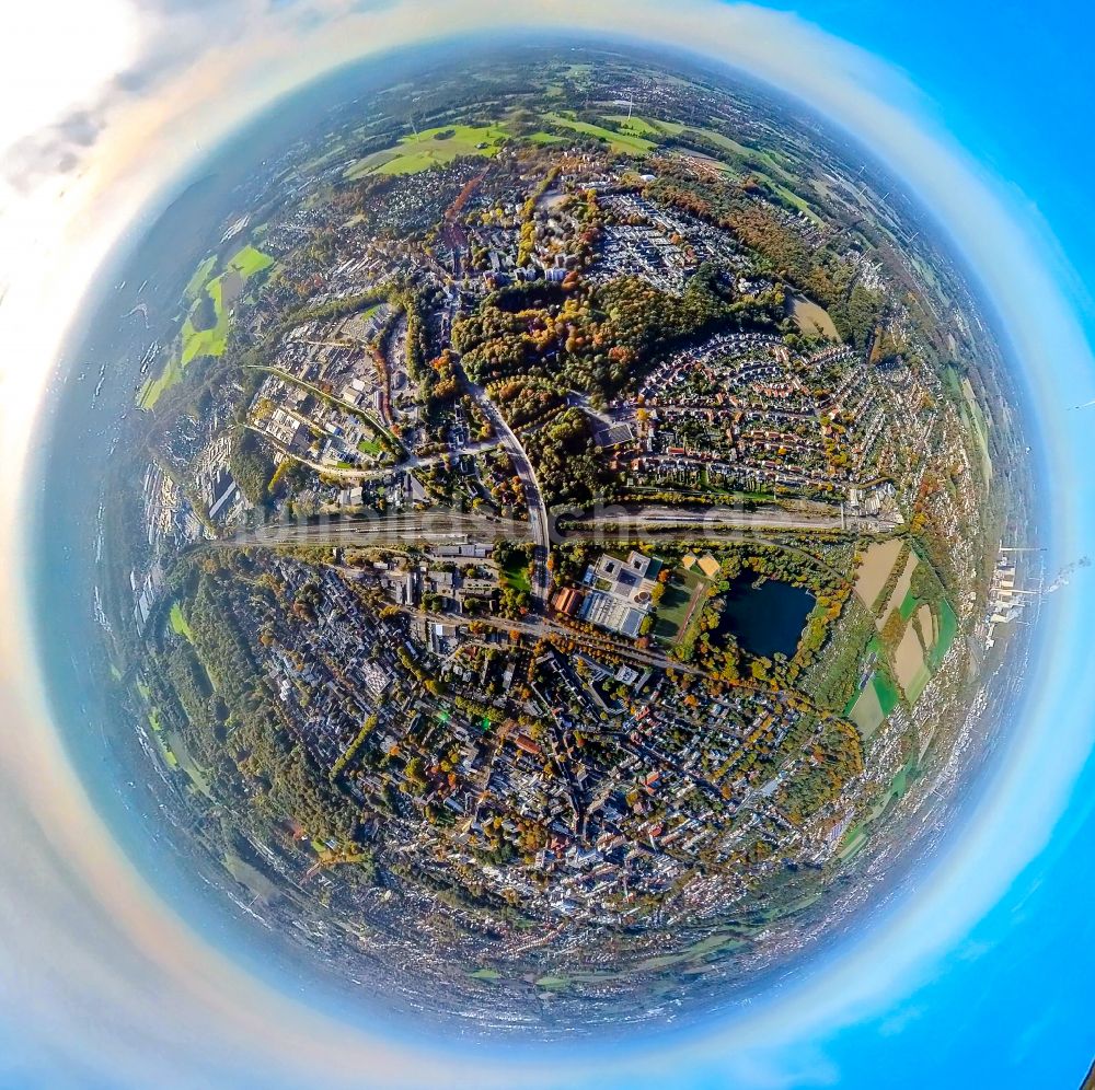 Gladbeck aus der Vogelperspektive: Fish Eye- Perspektive Schulgebäude des Heisenberg Gymnasium an der Konrad-Adenauer-Allee in Gladbeck im Bundesland Nordrhein-Westfalen, Deutschland