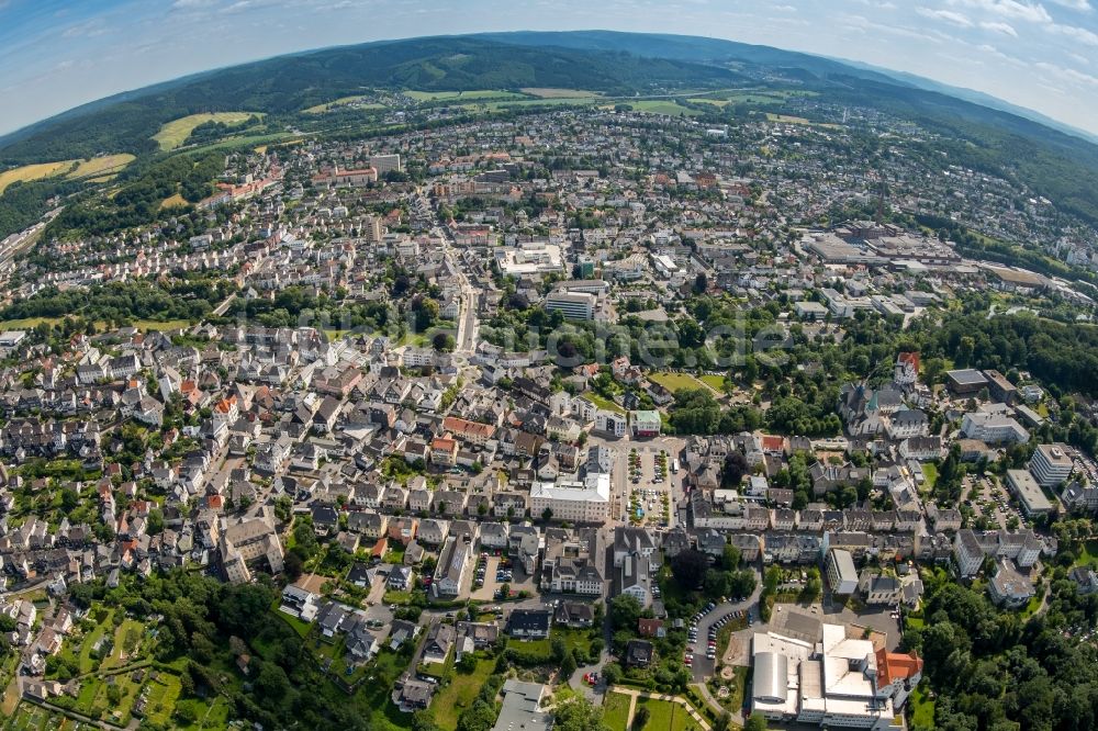 Arnsberg von oben - Fish Eye- Perspektive Stadtansicht des Innenstadtbereiches in Arnsberg im Bundesland Nordrhein-Westfalen, Deutschland