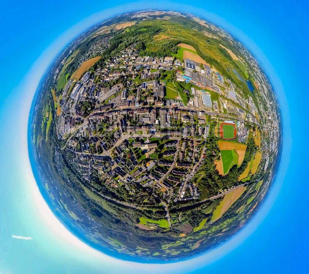 Velbert aus der Vogelperspektive: Fish Eye- Perspektive Stadtrand und Außenbezirks- Wohngebiete im Ortsteil Tönisheide in Velbert im Bundesland Nordrhein-Westfalen, Deutschland