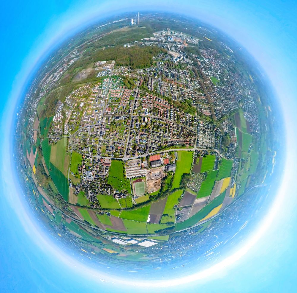 Bergkamen aus der Vogelperspektive: Fish Eye- Perspektive Stadtzentrum im Innenstadtbereich in Bergkamen im Bundesland Nordrhein-Westfalen, Deutschland