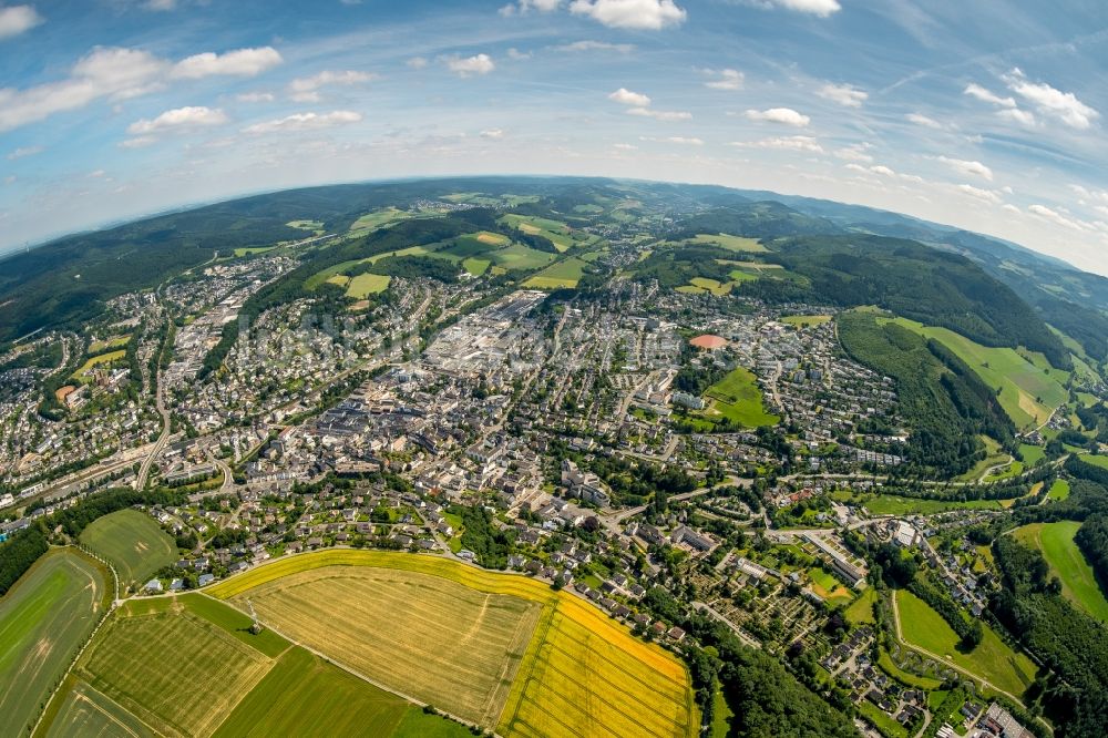 Luftbild Meschede - Fish Eye- Perspektive Stadtzentrum im Innenstadtbereich in Meschede im Bundesland Nordrhein-Westfalen, Deutschland