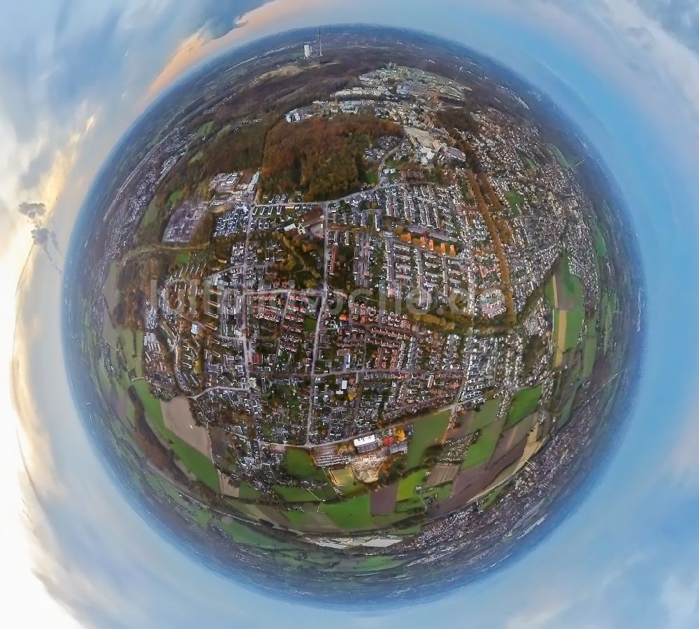 Luftaufnahme Bergkamen - Fish Eye- Perspektive Stadtzentrum im Innenstadtbereich im Ortsteil Weddinghofen in Bergkamen im Bundesland Nordrhein-Westfalen, Deutschland