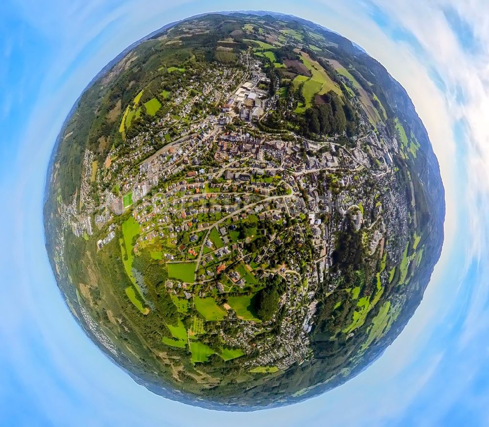 Luftbild Sundern (Sauerland) - Fish Eye- Perspektive Stadtzentrum im Innenstadtbereich in Sundern (Sauerland) im Bundesland Nordrhein-Westfalen, Deutschland