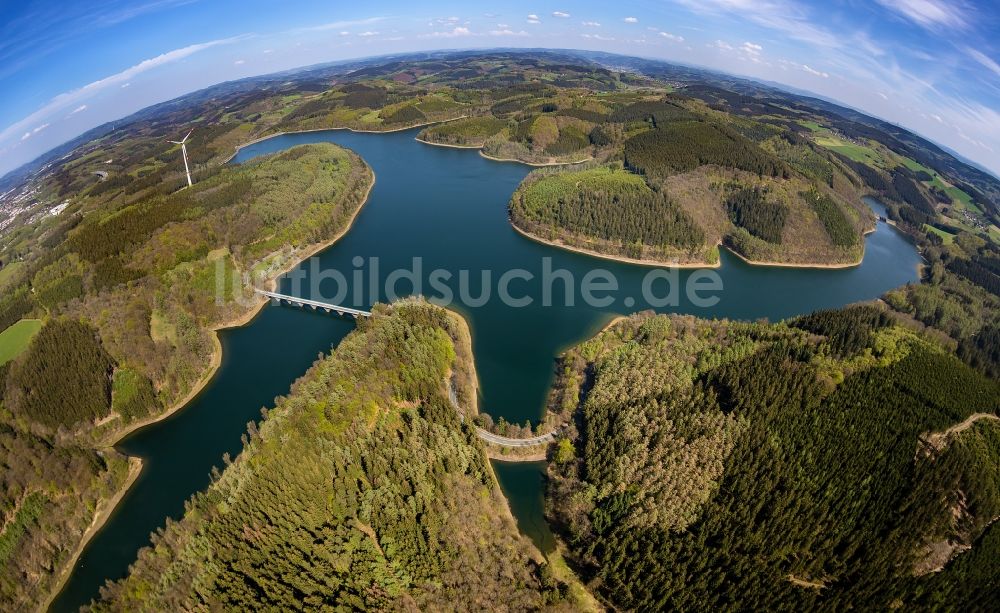 Luftaufnahme Lüdenscheid - Fish Eye- Perspektive Uferbereichen der Versetalsperre in Lüdenscheid im Bundesland Nordrhein-Westfalen, Deutschland