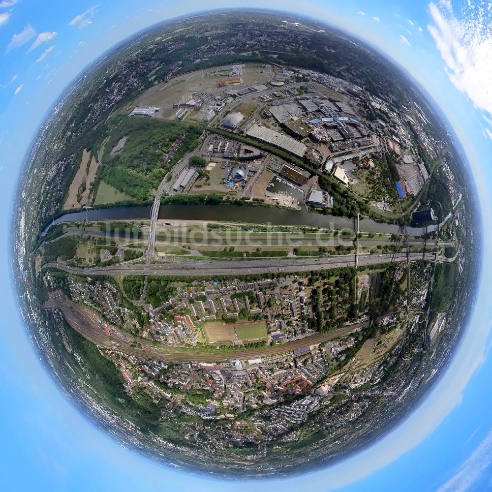 Oberhausen von oben - Fish Eye- Perspektive Verlauf von Rhein-Herne-Kanal, Emscher und Autobahn A 42 in Oberhausen im Bundesland Nordrhein-Westfalen, Deutschland