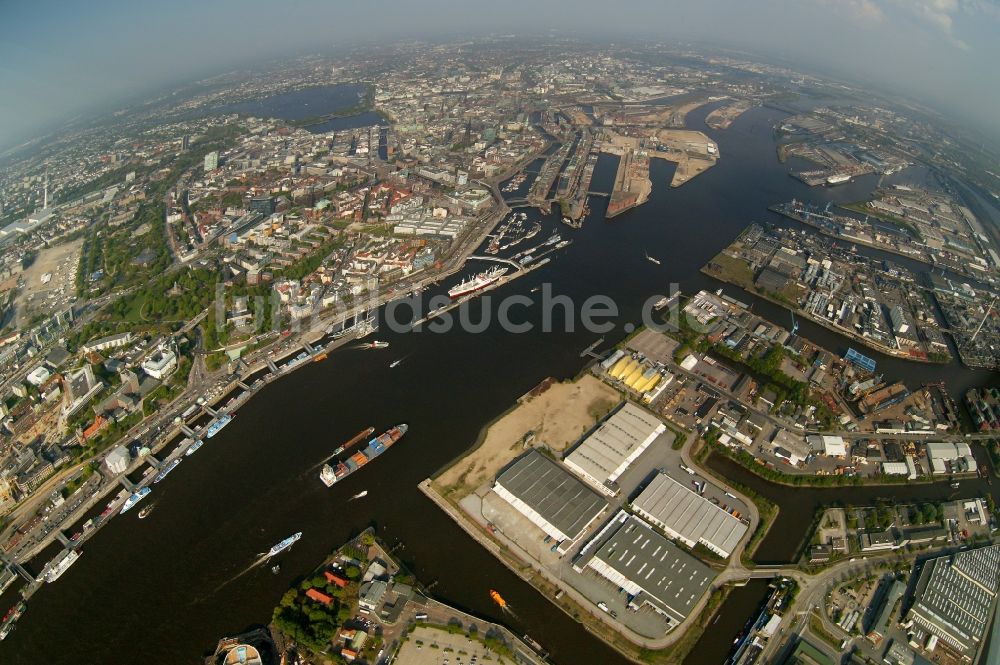 Luftbild Hamburg - Fish- Eye - Stadtansicht vom Hamburger Hafen und der HafenCity an der Altstadt in Hamburg