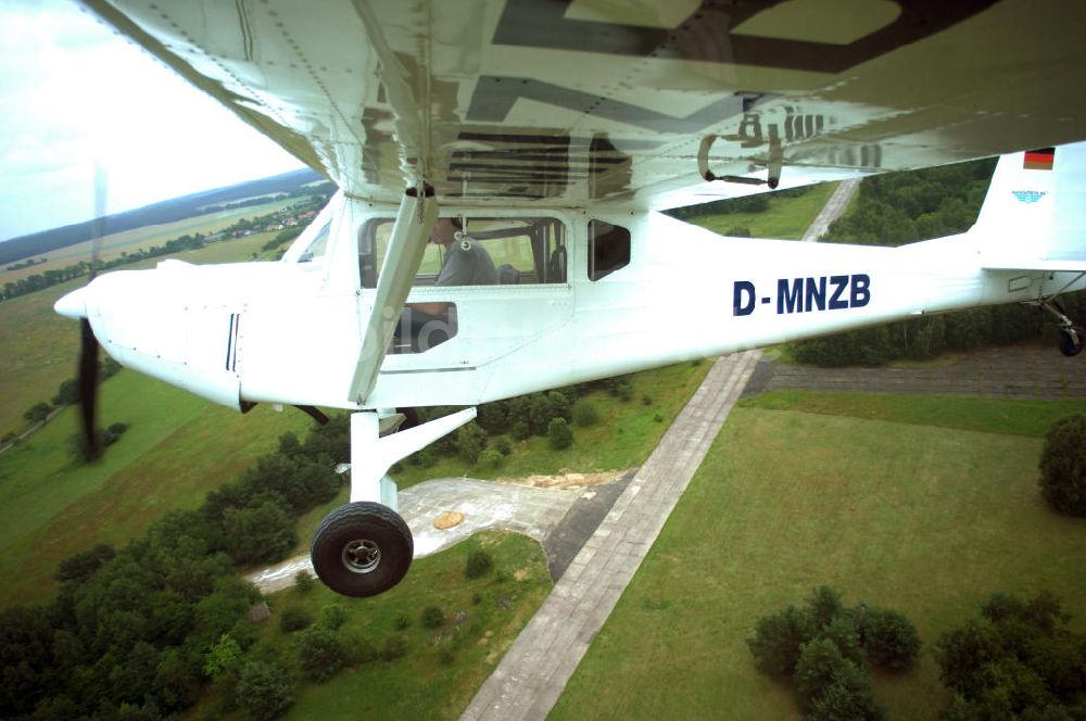 Werneuchen aus der Vogelperspektive: Fisheye-Perspektive auf das Ultraleichtflugzeug WT-01 der Agentu