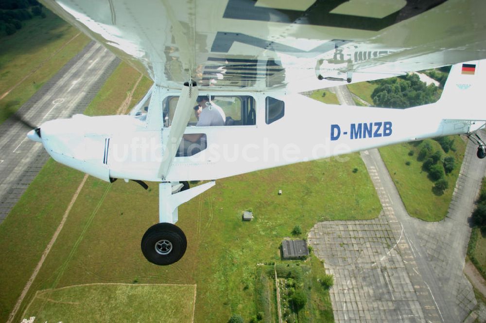 Luftaufnahme Werneuchen - Fisheye-Perspektive auf das Ultraleichtflugzeug WT-01 der Agentur bei einem Flug in der Nähe des Flugplatzes Werneuchen