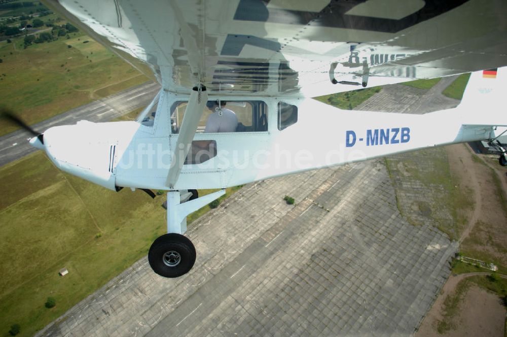 Luftaufnahme Werneuchen - Fisheye-Perspektive auf das Ultraleichtflugzeug WT-01 der Agentur bei einem Flug in der Nähe des Flugplatzes Werneuchen