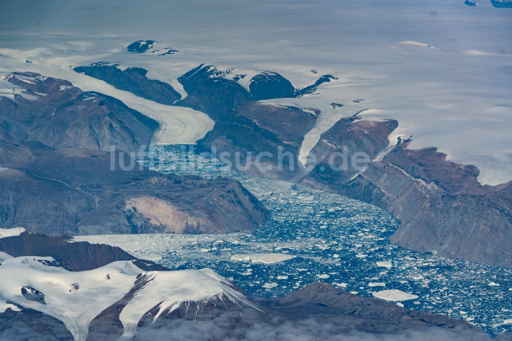 Vandreblok von oben - Fjord- und Berglandschaft Scoresby Sund Fjord System in Vandreblok in Sermersooq, Grönland